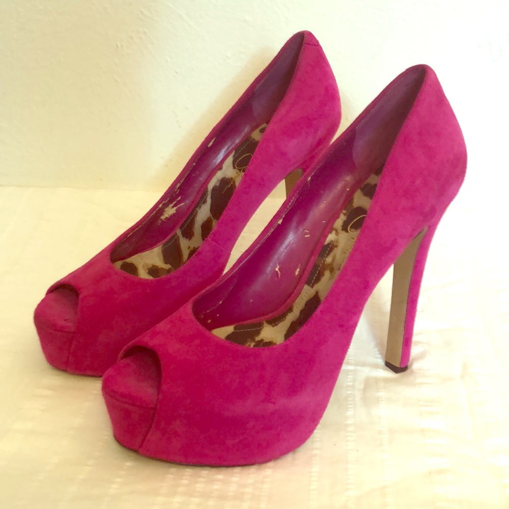 Hot pink Jessica Simpson platform pumps.